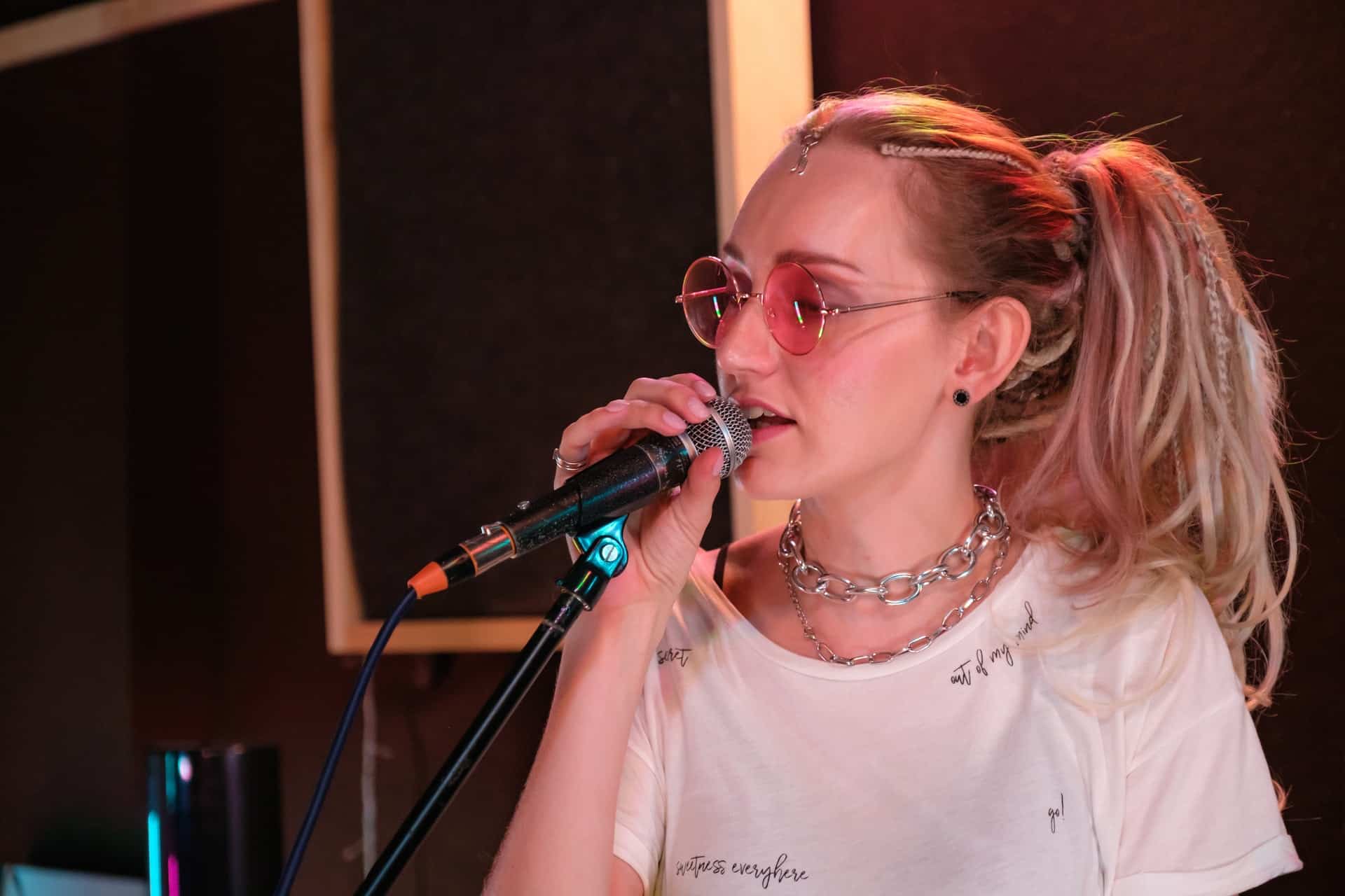 How Much Money Can You Make as a Singer in Canada