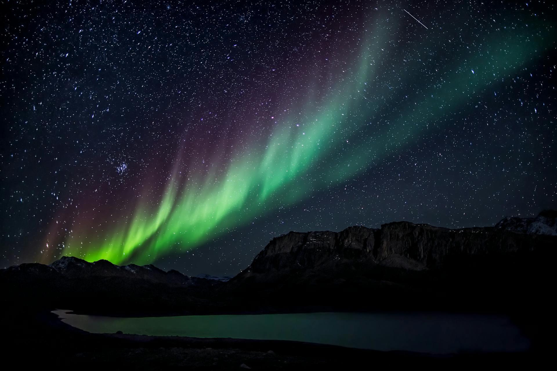 Aurora Borealis in Canada: Where Does it Come From?